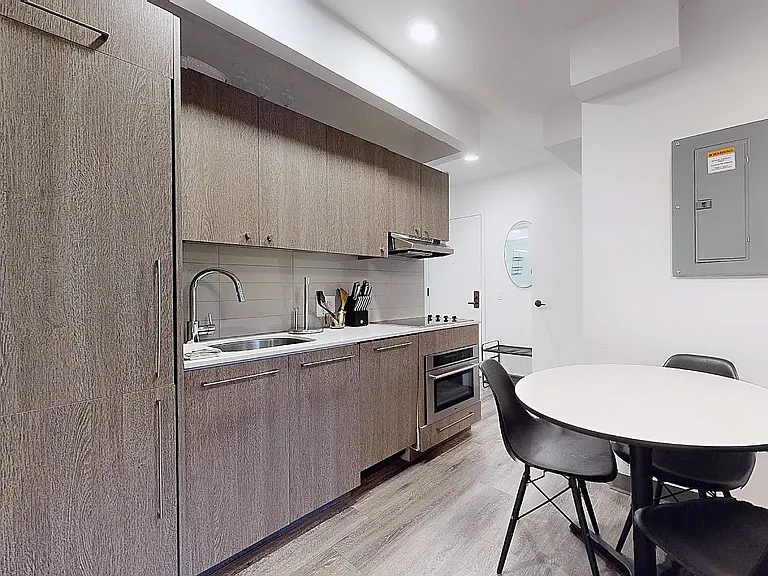 15 E 11th St #10B — Photo 2