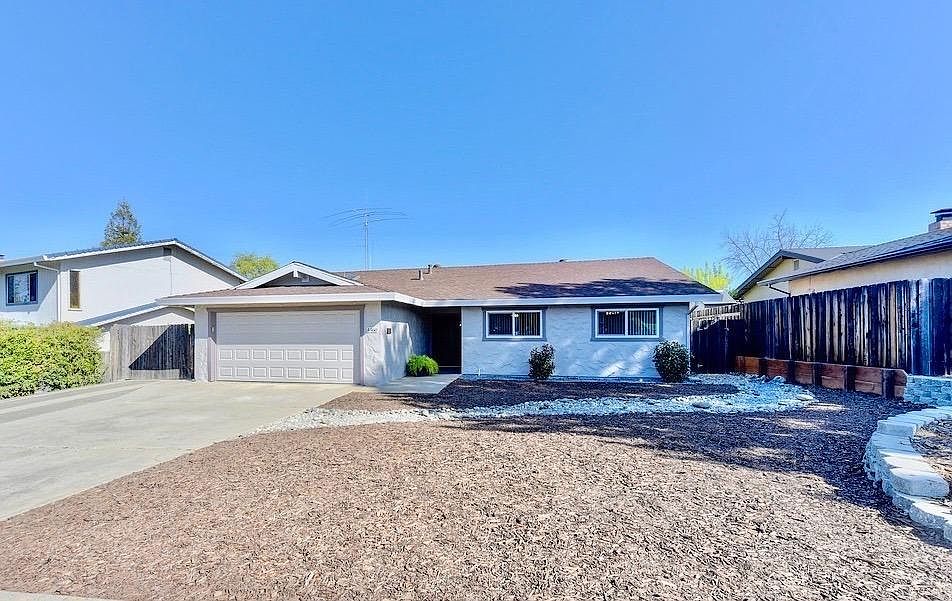 1st image of 4460 Plantation Dr
