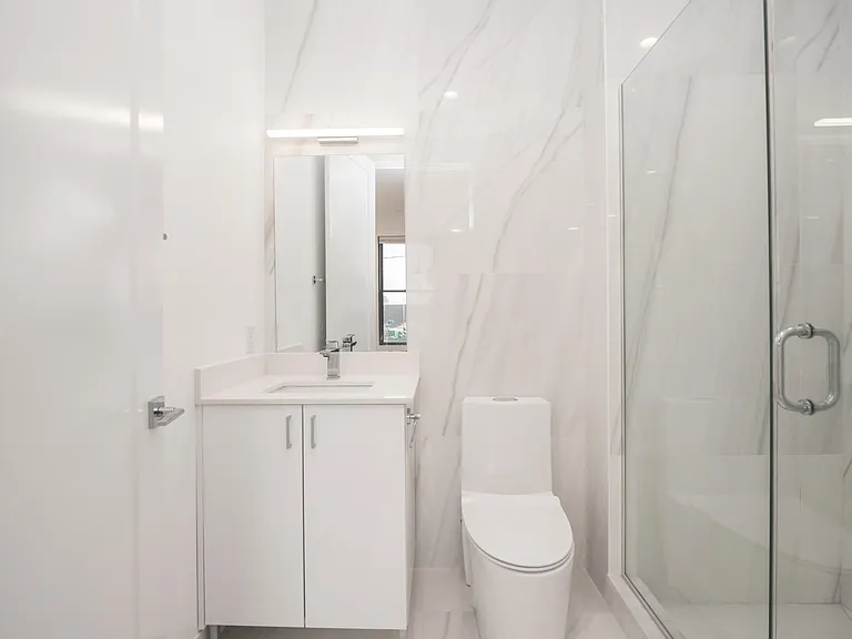 340 W 2nd St #9 — Photo 16