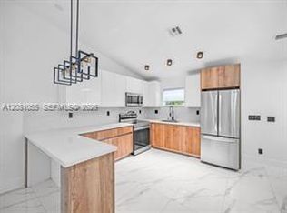 1230 NE 1st Ave, Fort Lauderdale, FL 33304