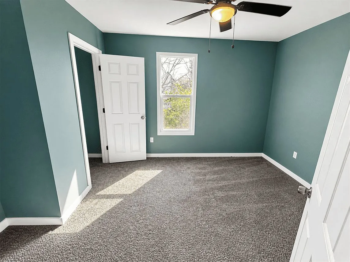 3 bed, 2332 sqft, $1,700 — Photo 4
