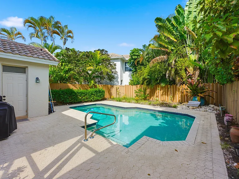 2495 NW 66th Dr — Photo 33