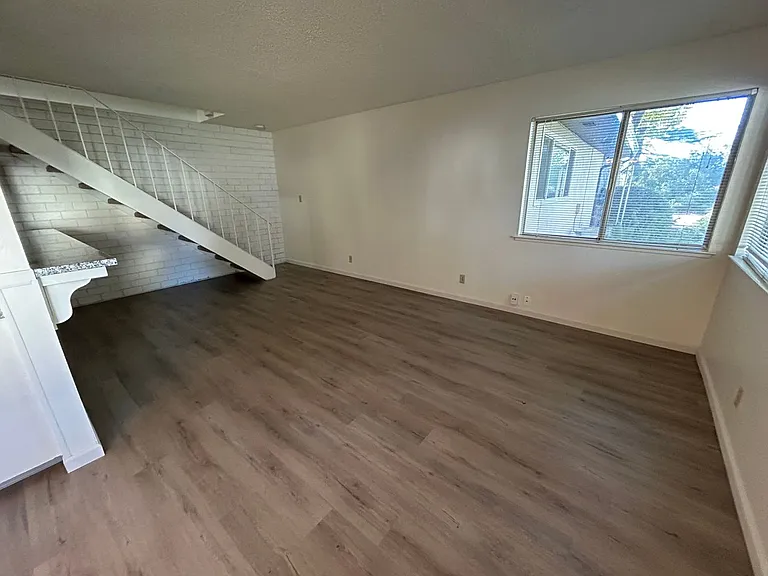1703 Donner Ave #3 — Photo 6