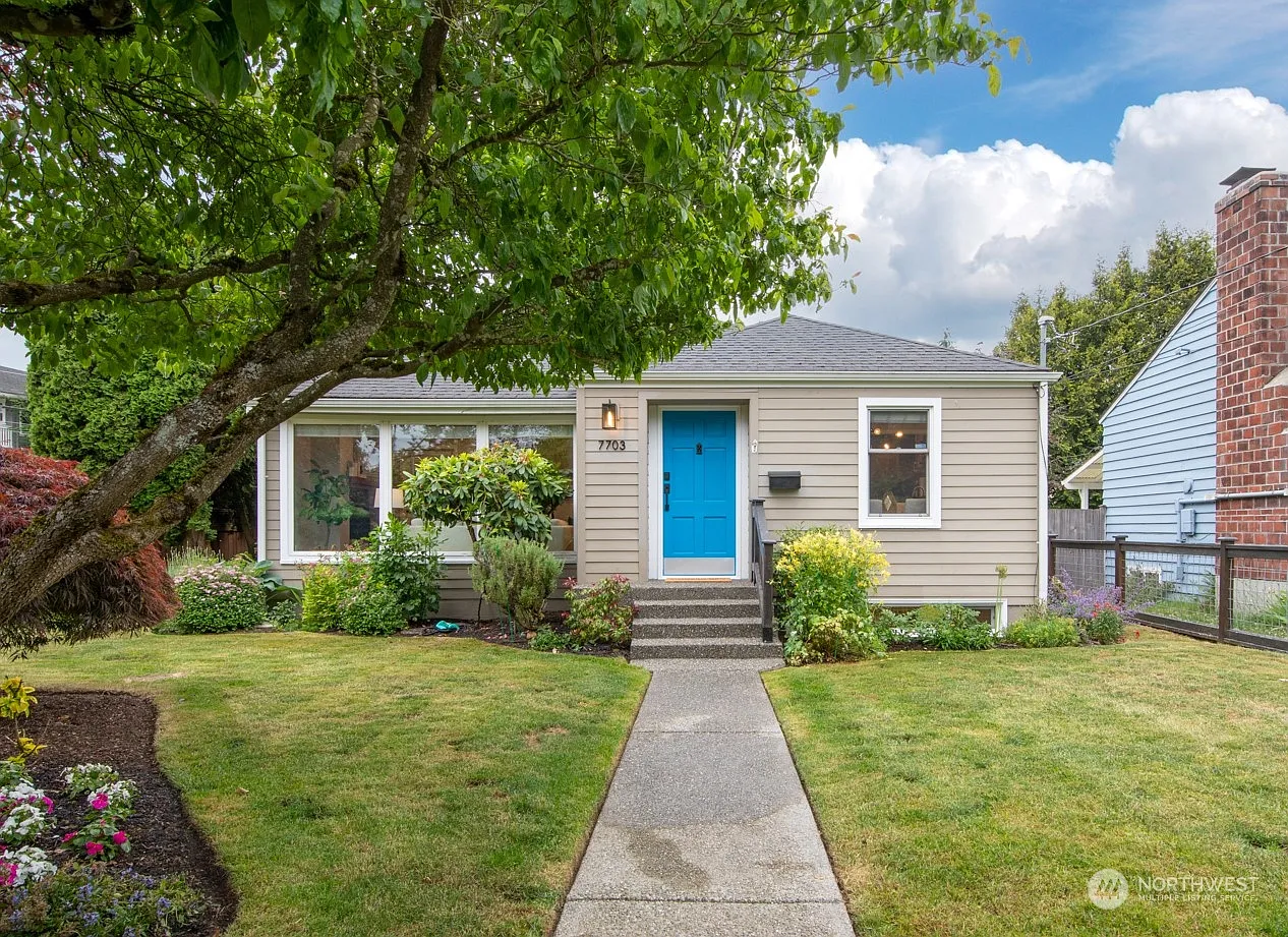 7703 36th Avenue NE photo 1
