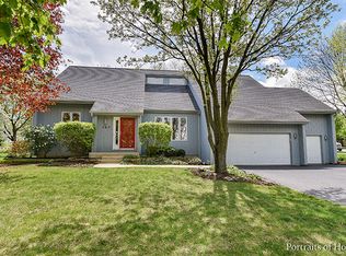 147 Derby Glen Dr, Glen Ellyn, IL 60137