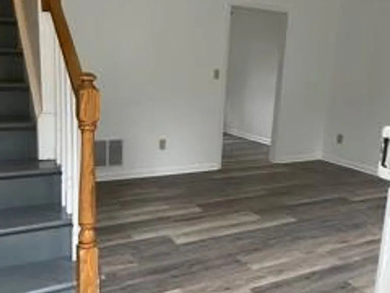 2625 Stephenson Ave SW — Photo 2