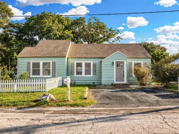 408 N Hunt St, Bellville, TX 77418
