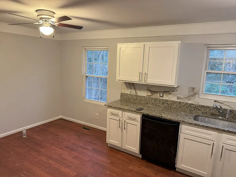 Kitchen with eating area