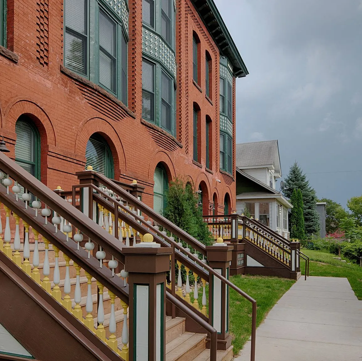 Euclid View Flats — Photo 1