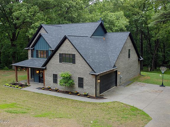 3rd image of 190 Vinson Rd