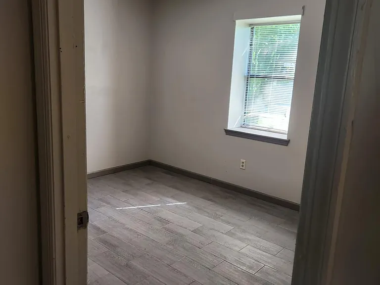 1017 Inverness Rd — Photo 3