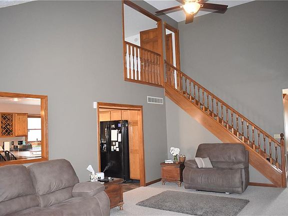 3rd image of 7540 Huddleston Dr W