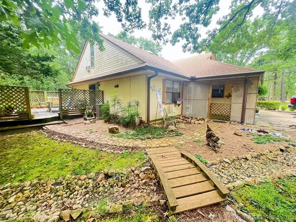 912 Summit Ridge Ct, Tahlequah, OK 74464