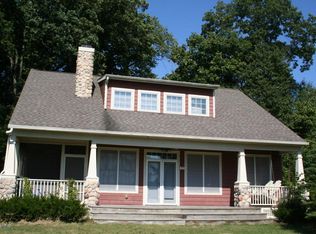 419 Maple Ln, Buchanan, MI 49107
