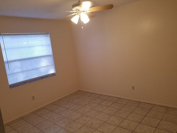 5th image of 600 Saint Petersburg Dr W