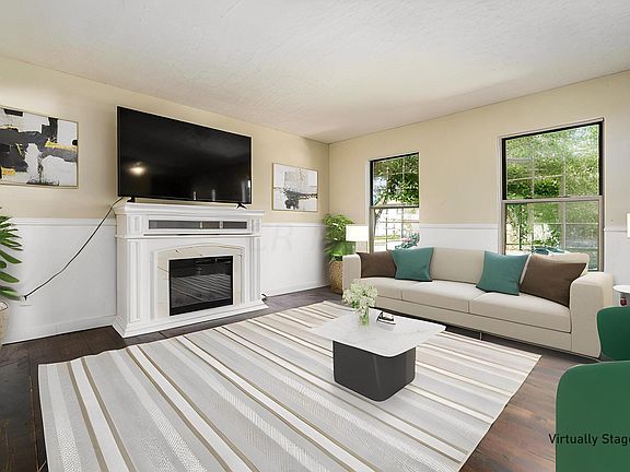 4th image of 879 Dunvegan Cir