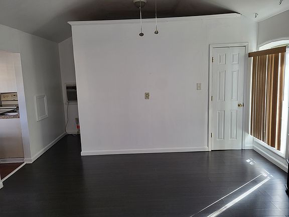 living/dining room area