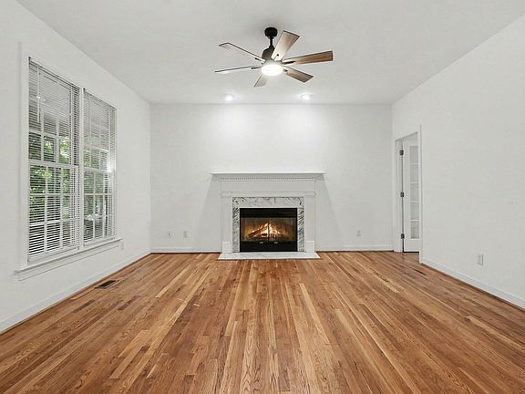 5th image of 104 N Crabtree Knl