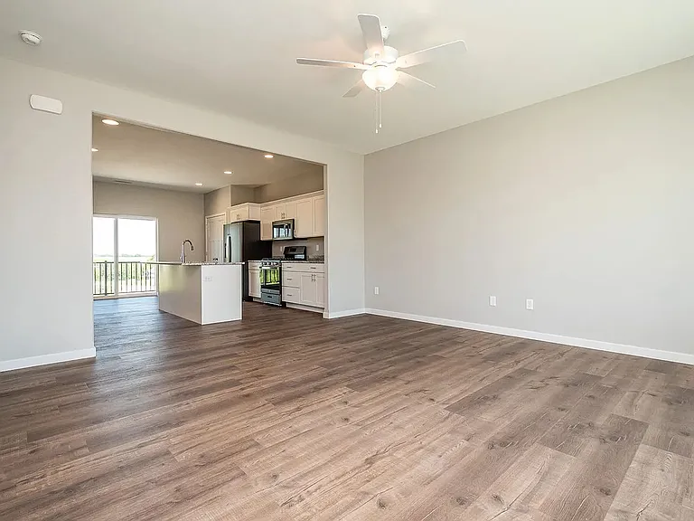 625 Catherine Dr — Photo 3