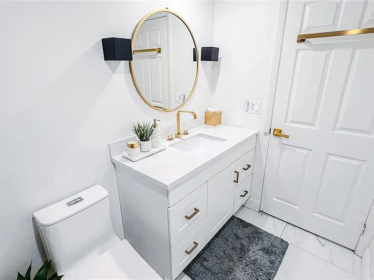 3635 Whitehall Dr #401 — Photo 31