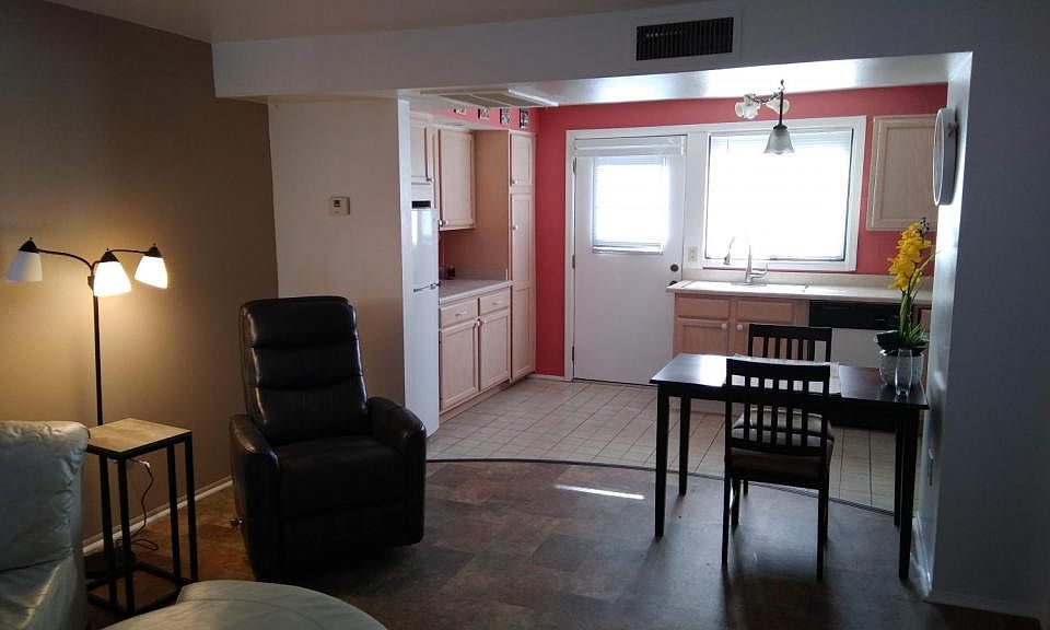 1st image of 380 S Paseo Lobo