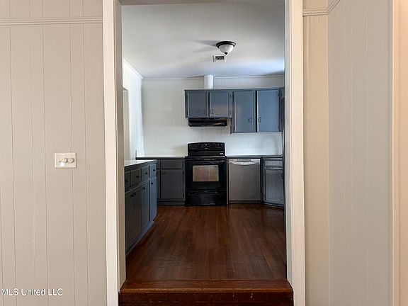 3rd image of 1304 Westwood Rd