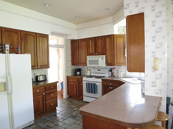 4th image of 4910 Hidden Shore Dr