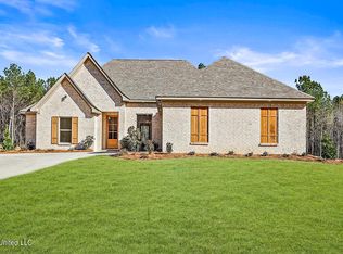 1634 Old Lake Rd, Brandon, MS 39042