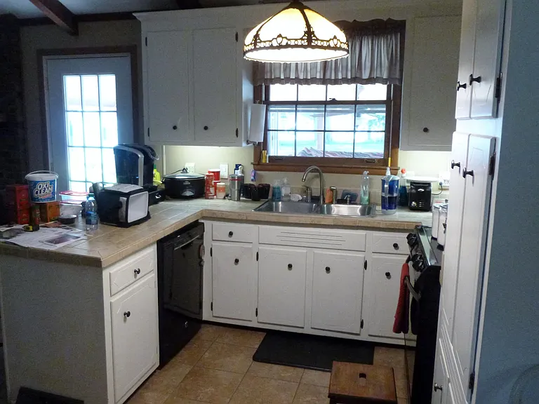 Lots of cupboards