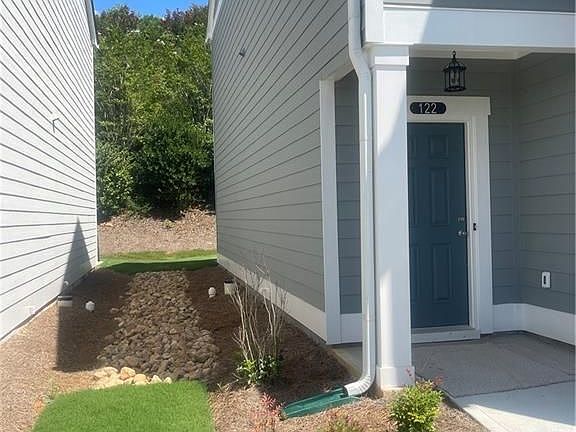 5th image of 122 Mill Pond Ln