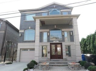447 W 37th Pl, Chicago, IL 60609