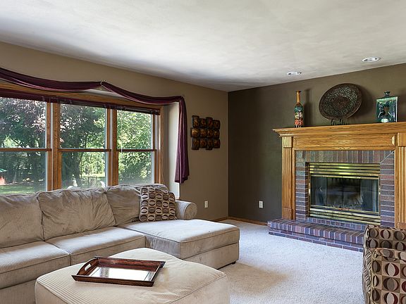 Family Room w/ Fireplace