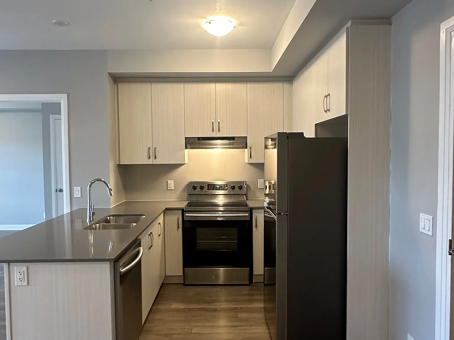2 bed, $2,700 — Photo 4