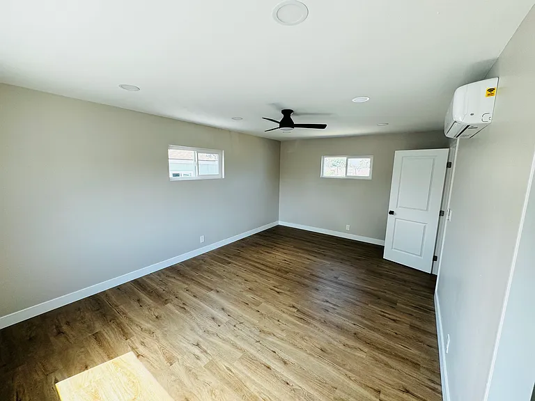 Bedroom (19'x15') Room size