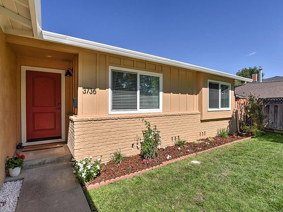 3rd image of 3736 Ross Ave