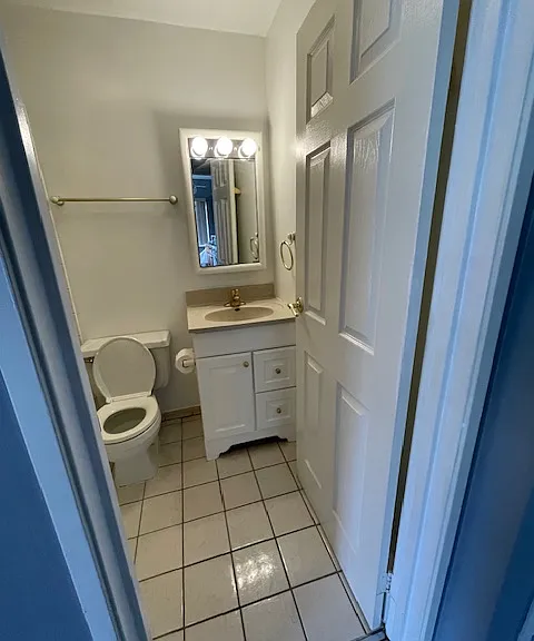 361 W Hawthorne Cir #5 — Photo 8
