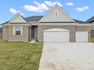 26556 Creek View Dr, Chesterfield, MI 48051