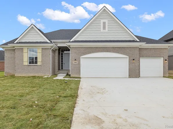 26556 Creek View Dr, Chesterfield, MI 48051