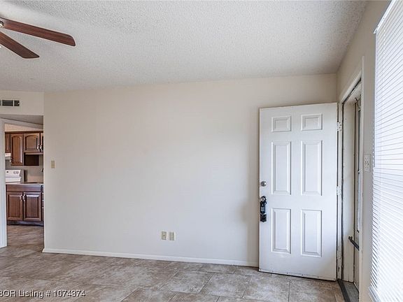 5th image of 418 S 43rd St