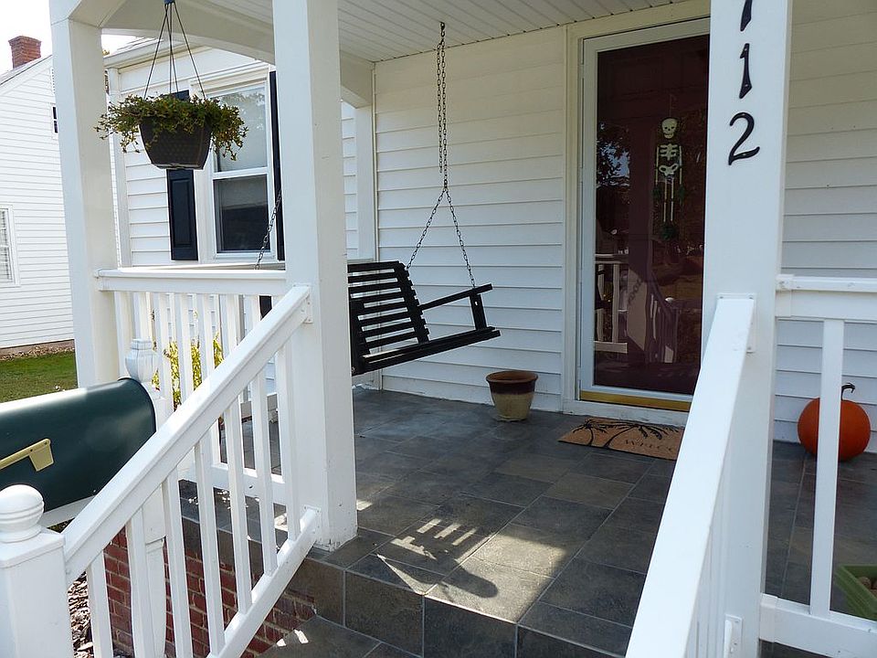 2nd image of 1712 Betty Ln