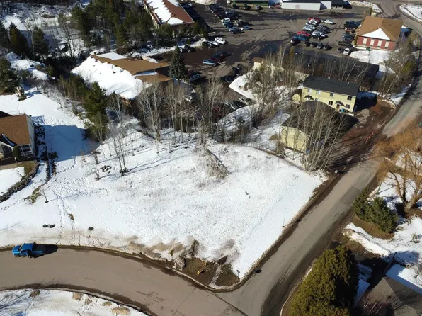 442 McMillan St, Marquette, MI 49855