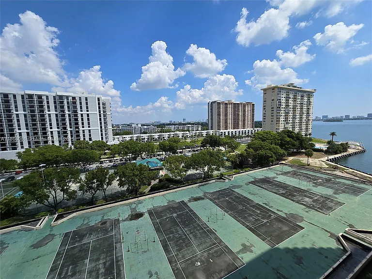 11113 Biscayne Blvd #854 — Photo 34