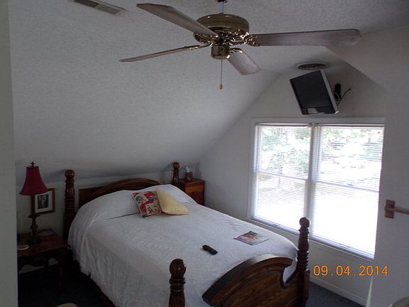 5th image of 125 Pine Ct