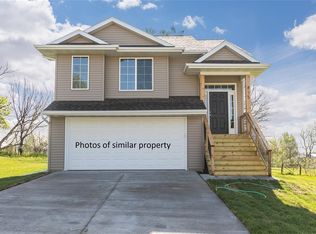 876 Summit Ct, Coralville, IA 52241