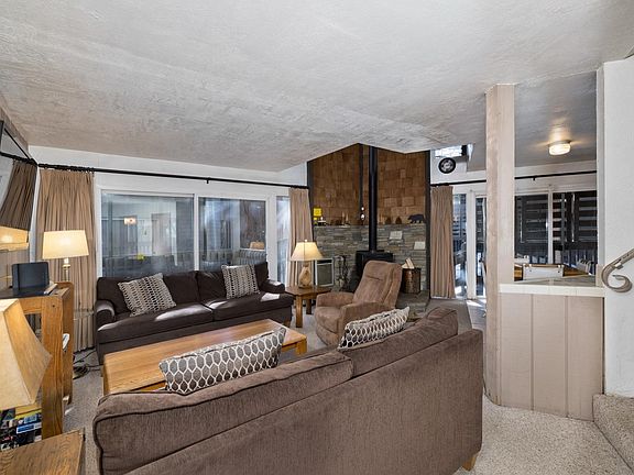 4th image of 286 Old Mammoth Rd #56