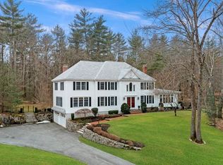 39 Hawkins Ln, North Andover, MA 01845