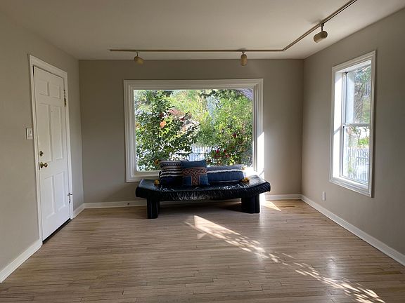 3rd image of 875 Cypress Ave
