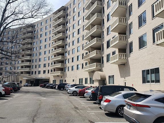 3rd image of 191 Presidential Blvd Unit R431