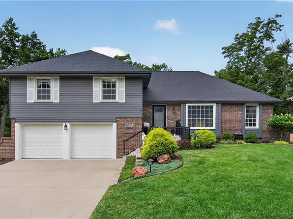 10112 Oakridge Dr, Overland Park, KS 66212
