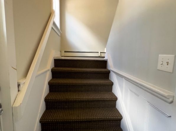 60 Veterans Memorial Dr E APT 206